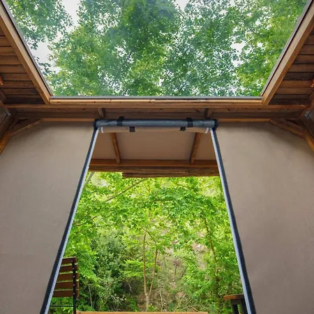 Yusalis Garden Lodge