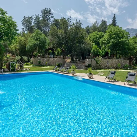 Lodge Yusalis Garden Kemer