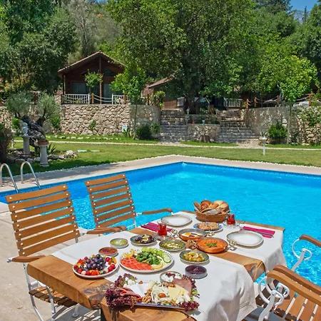 Lodge Yusalis Garden *
